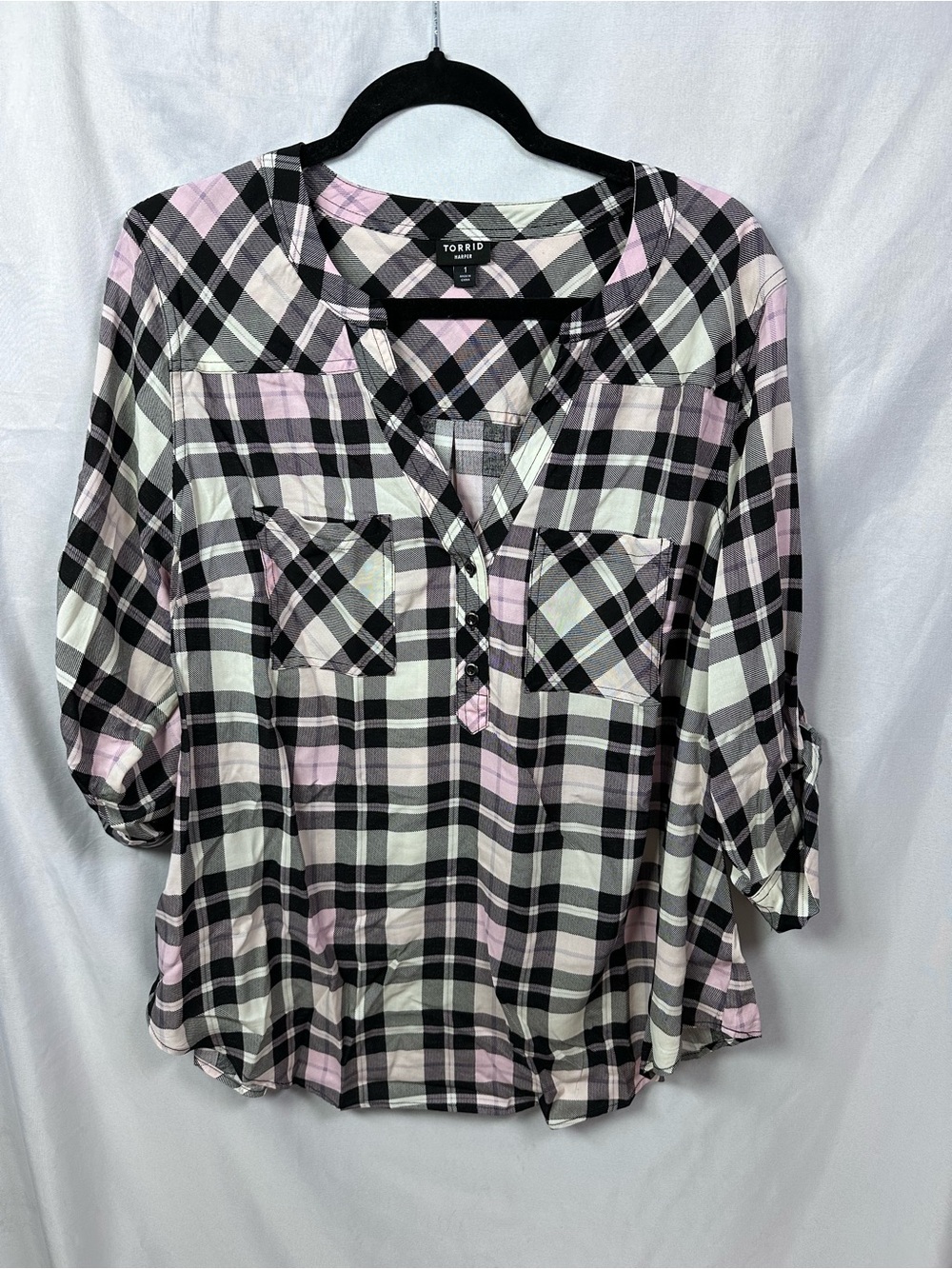 Torrid Black, Pink & White Harper 3/4 Sleeve Pullover Blouse Size 1